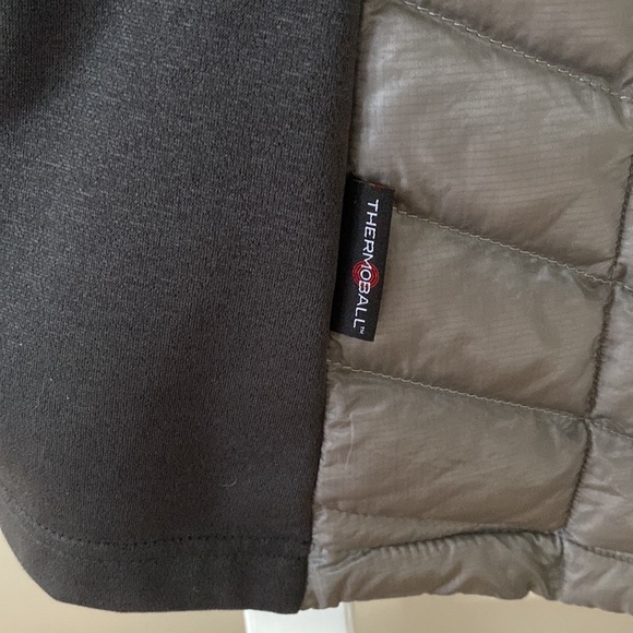 The North Face Thermoball Jacket - Picture 6 of 7